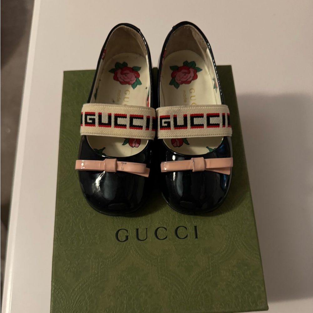 Gucci ballerina slides